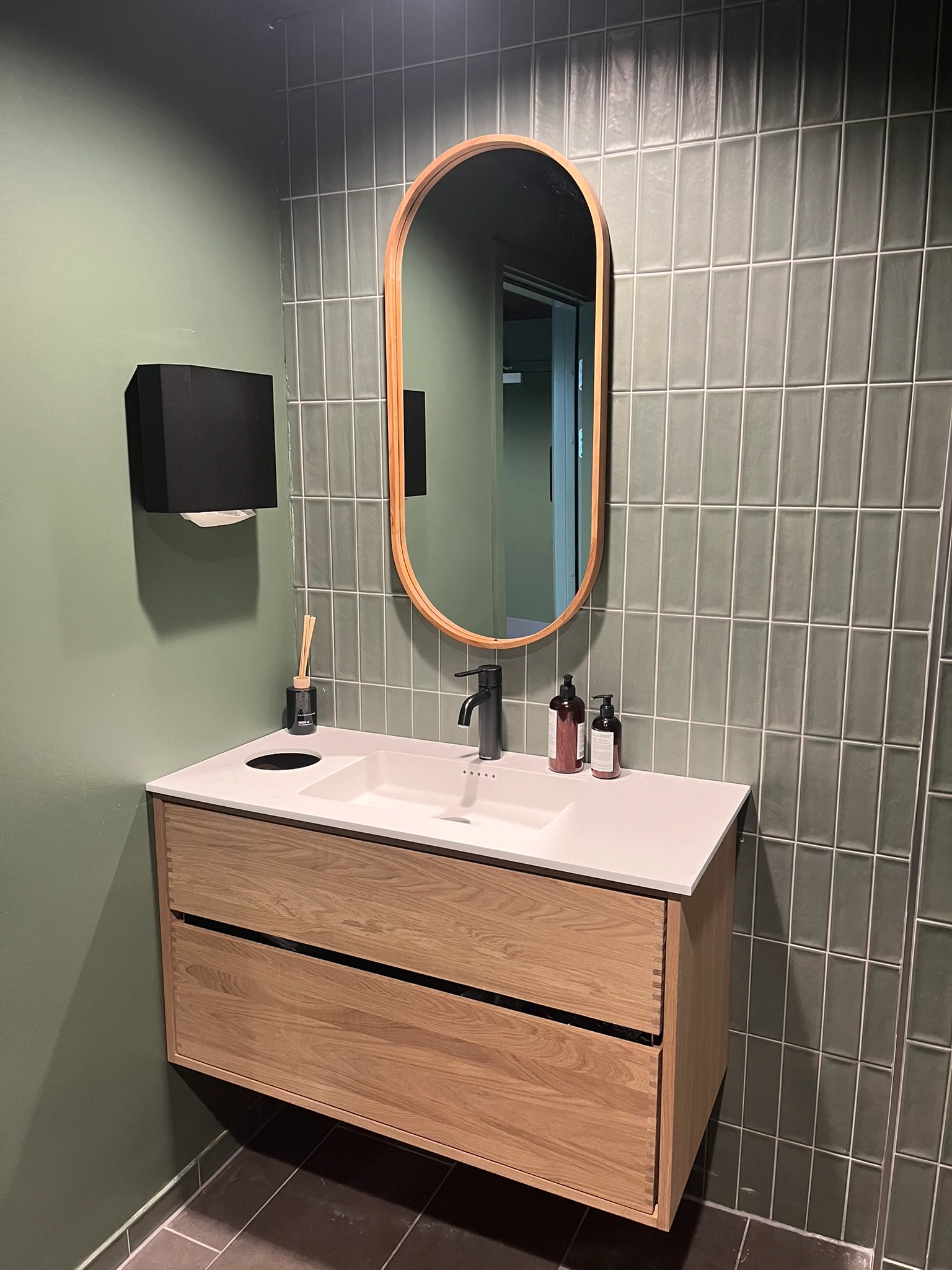 Indretning, lejerfastholdelse